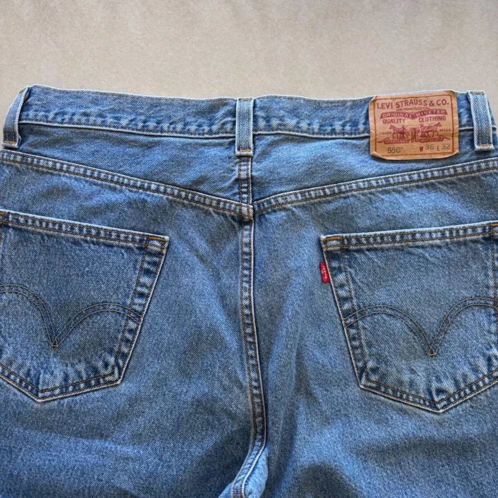 Y2K Levi's 550 Relaxed Fit Jeans 36x32 Blue Denim‎